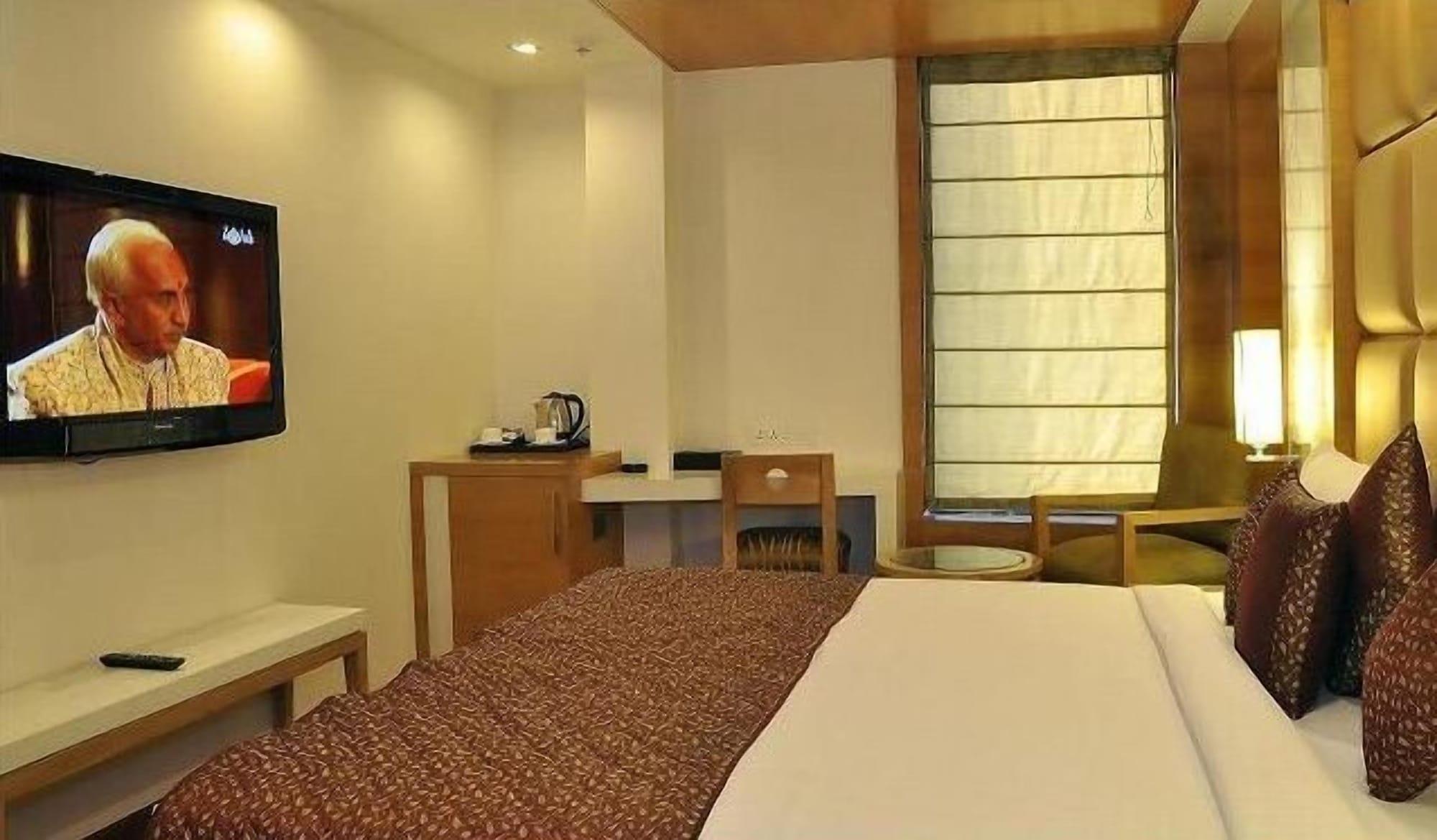 Almondz Hotel Nuova Delhi Esterno foto