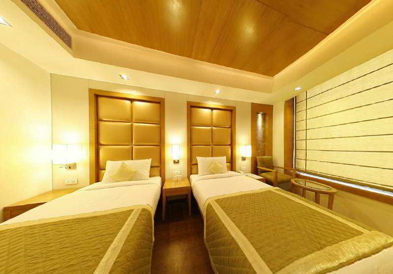Almondz Hotel Nuova Delhi Esterno foto